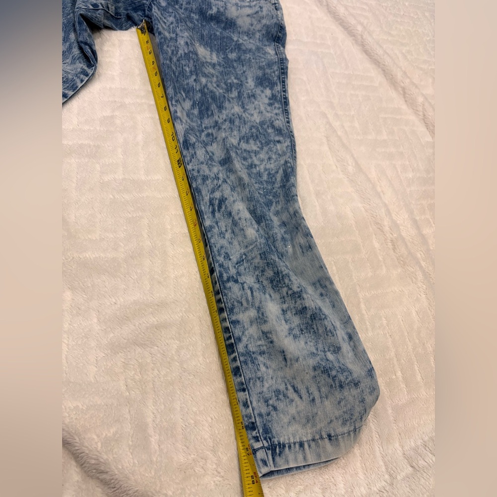 🌸 Variations M Rhinestone Acid Wash Jeans - Picture 8 of 8